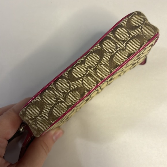Coach Signature Watermelon Small Wristlet Pouch Rare - Picture 6 of 12